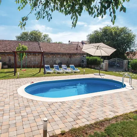 Casa de Férias With Outdoor Swimming Pool 441 *