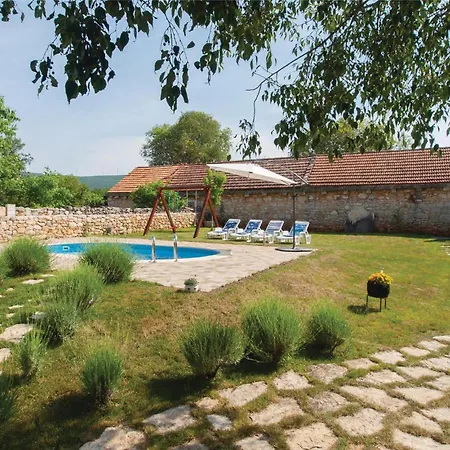 With Outdoor Swimming Pool 441 Lozovac