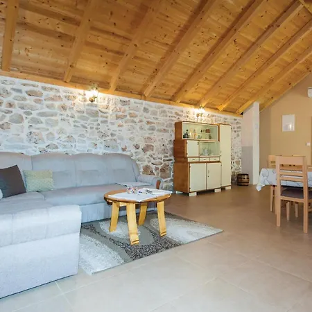 With Outdoor Swimming Pool 441 Casa de Férias