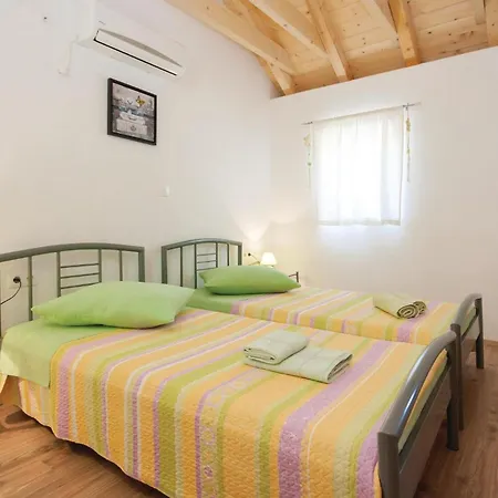 With Outdoor Swimming Pool 441 Сasa de vacaciones *