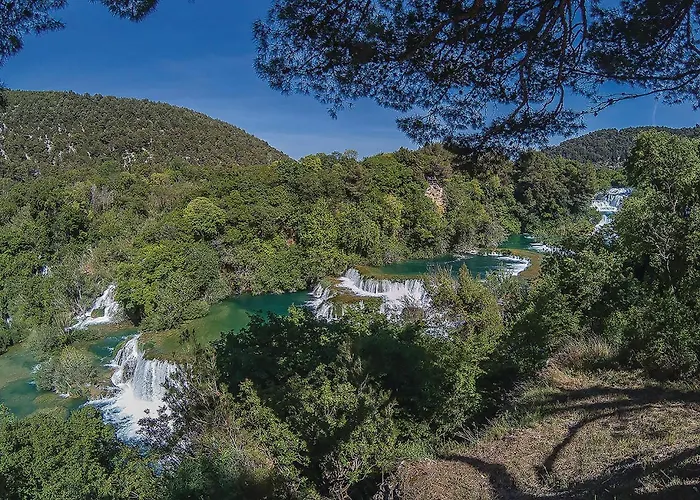 With Outdoor Swimming Pool 441 Vikendica Lozovac