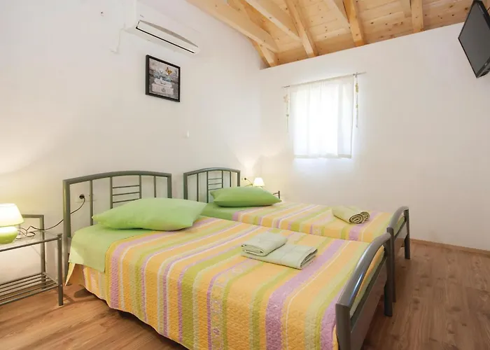 With Outdoor Swimming Pool 441 Сasa de vacaciones *