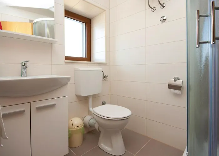 בית נופש With Outdoor Swimming Pool 441 *