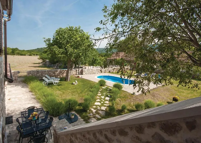 With Outdoor Swimming Pool 441 *